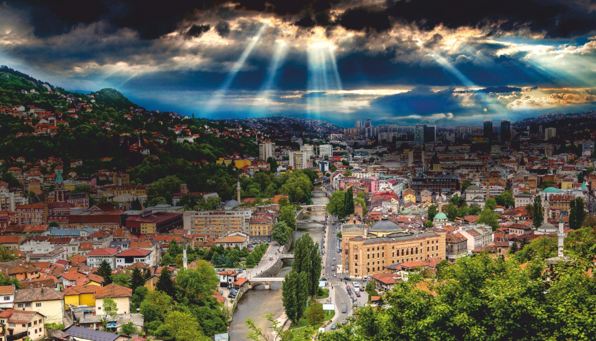 Panorama van Sarajevo — stad van het hoofdkantoor van Movements CX